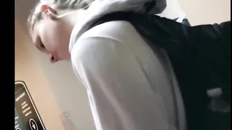 Candid camera blonde chick reveals her sexy body in tight pink leggings