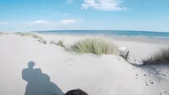 Sexy Voyeur Captures Steamy Beach Blowjob With His Girl