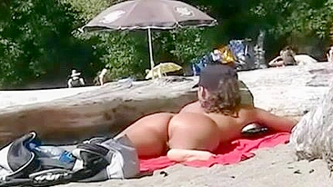 Fabulous Ass Nude at the Beach