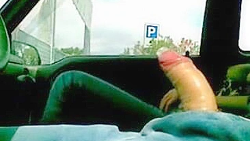 Italian prostitute blowjob and fucking in car with client is spied