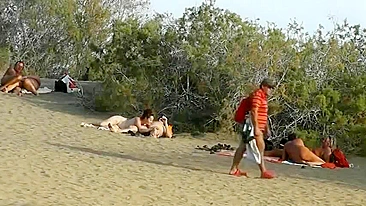 Swinger couples making sex on Spanish beach with nudists
