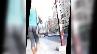 Candid Video Girl with Hot Ass in Yoga Pants Filmed on Street