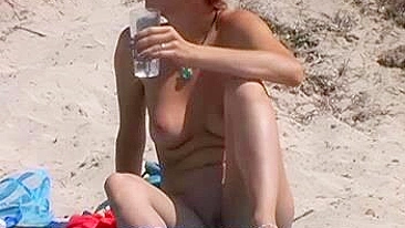 Shocking! Sexy Naked Lady Exposed At Seaside!