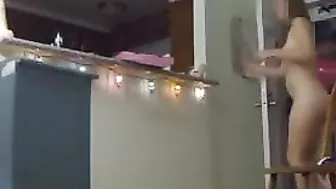 Hot, Naked Girl Teases, Flashes Pizzaman, Drives Him Wild