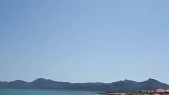 Sexy, Steamy Beach Oral Sex With Audience!