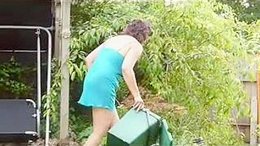 Sexy Woman With No Panties Flashing Her Juicy Pussy In The Lush Garden