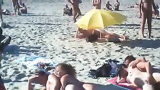 Voyeur Swinger Beach Sex and Blowjob in Public