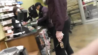 Sultry Woman With Juicy Ass Flaunting In Tight Yoga Pants Secretly Filmed!