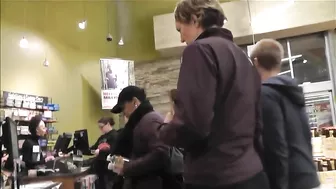 Sultry Woman With Juicy Ass Flaunting In Tight Yoga Pants Secretly Filmed!