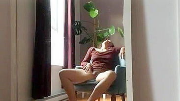 Sultry Home-Alone Mommy Masturbates With Abandon, Seeking Ecstasy