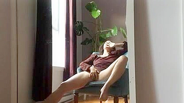 Sultry Home-Alone Mommy Masturbates With Abandon, Seeking Ecstasy