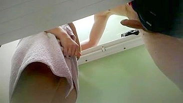 Smutty Hidden Camera Films Naked Couple In Dressing Room!