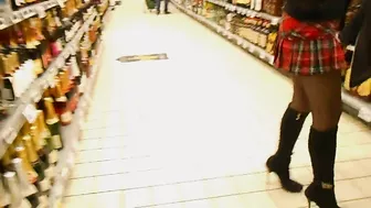 Candid Voyeur Wife with No Panties Walks through Store