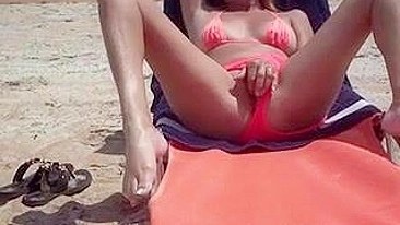 Surreptitiously, The Horny Wife Masturbates At The Beach