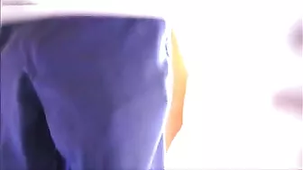 Super Sexy, Nude Italian Woman Flashes In Front Of Delivery Man!