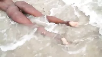 Slinky, Ebony Goddess Struts On The Sizzling Sand!