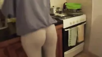 Voyeur Home Girlfriend in Leggings Shows Sexy Booty Ass