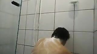 Spy Camera Naked Woman Filmed in the Shower