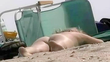 Naked Pussies at the Beach Filmed