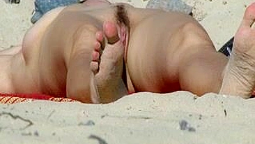 Beach-Set: Sultry, Naked, Hairy, Pussy