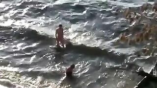 Spying on Beach Filming Amateur Couple Making Sex Unaware