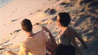 Real Voyeur Video Couple Caught Fucking on an Empty Beach