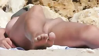 Hot Amateur Wife's Naked Pussy Filmed In Sultry Beach Scene