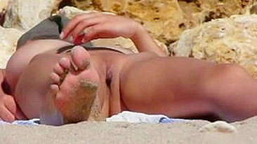 Hot Amateur Wife's Naked Pussy Filmed In Sultry Beach Scene