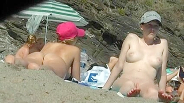 Scandalous! Naked, Beach, Two Pussies, Voyeur-Filmed