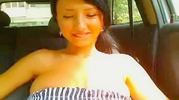 Cute Amateur Girl Flashes Her Nude Body In The Car
