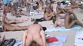 Sexy Nude Couples Catching Hot Public Sun Fun!