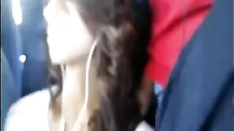 Hot Girl Dick Flashed in the Bus