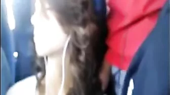 Hot Girl Dick Flashed in the Bus