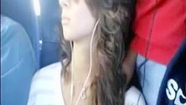 Hot Girl Dick Flashed in the Bus