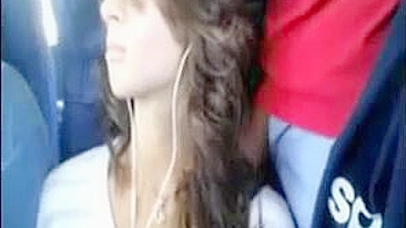 Hot Girl Dick Flashed in the Bus