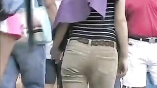 Candid Camera Too Short Pants Shows Ass of Hot Girl in Public