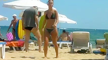 Sneaky Voyeur Films Topless Beach Babes' Private Moments