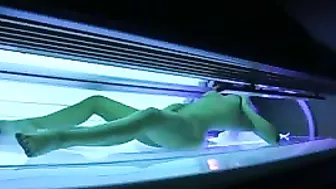 Hidden Camera at Solarium Filming Sexy Naked Girl
