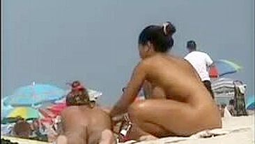 Beach Voyeur nudo Video