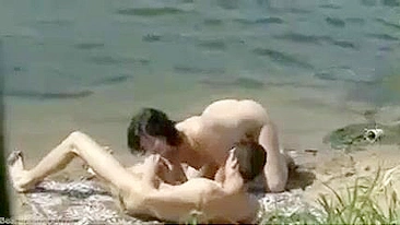 Exhibitionist Sex at the Beach Caught on Voyeur Camera