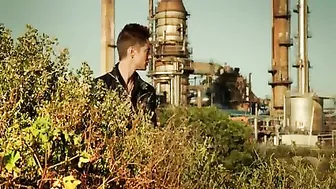 Beach Voyeur Chick Filmed Topless