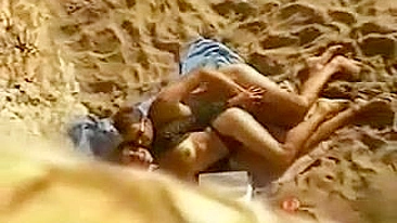 Couple Fucking at Beach Caught on Hidden Voyeur Camera