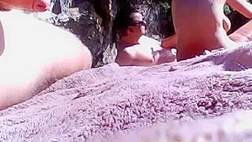 Playa nudista de voyeur