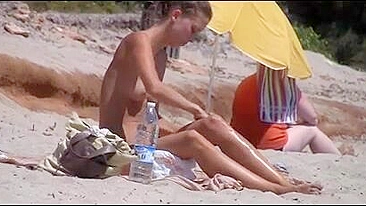 Beach Voyeur Tube Video Hot Nude Girl Filmed on Hidden Cam