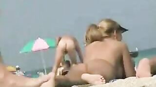 Hot Naked Pussy Video at the Beach Filmed on Voyeur Camera