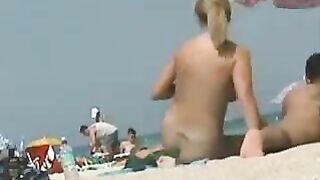 Hot Naked Pussy Video at the Beach Filmed on Voyeur Camera