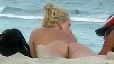 Hot Naked Pussy Video at the Beach Filmed on Voyeur Camera