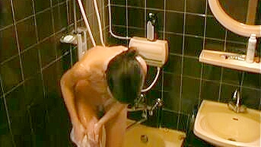 Shower Voyeur Video Sexy Naked Girl Caught Showering