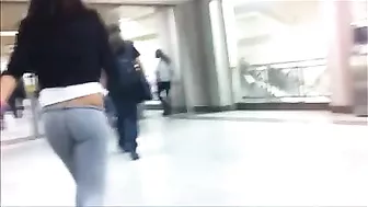 Fantastic Camera Work Captures Enticing Derriere In Form-Fitting Yoga Trousers