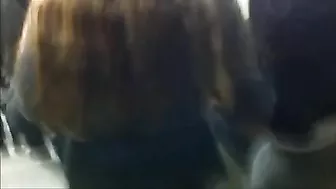 Fantastic Camera Work Captures Enticing Derriere In Form-Fitting Yoga Trousers